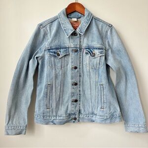 LEVI’S | EX-BOYFRIEND TRUCKER DENIM JEAN JACKET MEDIUM WASH PREMIUM NON-STRETCH